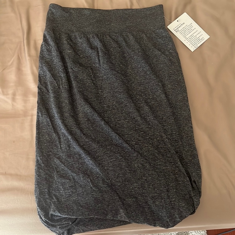 Lululemon skirt- brand new never worn